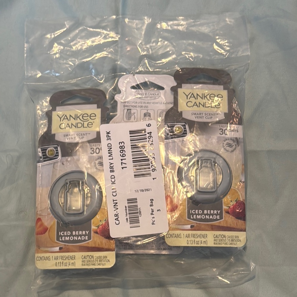 Yankee Candle Iced Berry Lemonade Car Vent Clips, 3-Pack
